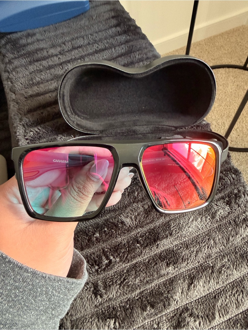 Carrera Black Frame Sunglasses with Pink-Red Mirrored Lenses(Festival edition)